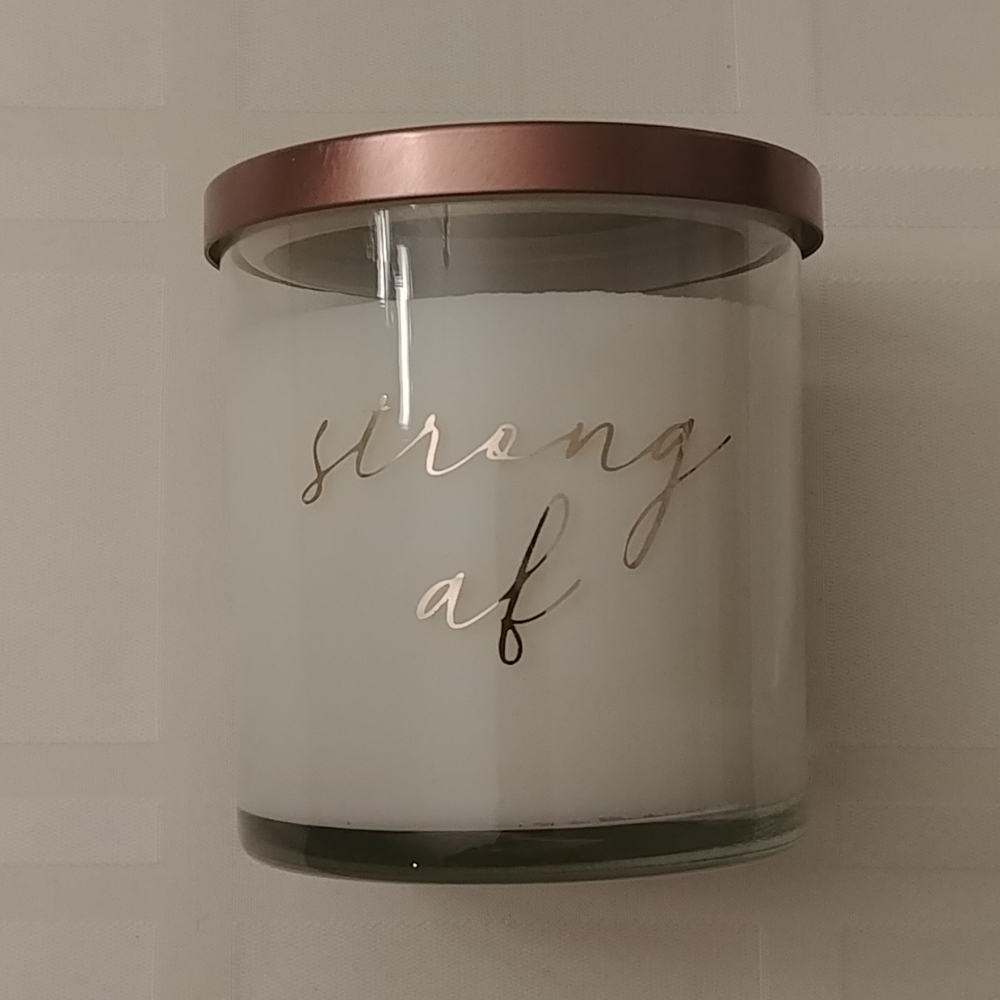 Strong AF Candle - Picture 2 of 6